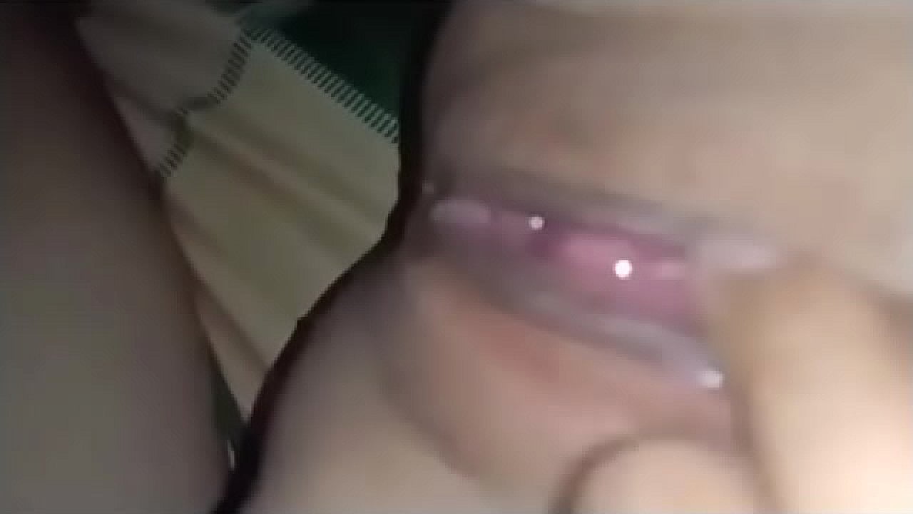 Dẫn bạn gái về nhà rồi phang cho nước lồn ra như lũ