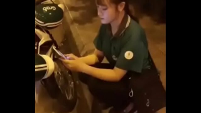 Phang em gái chạy grab cực xinh