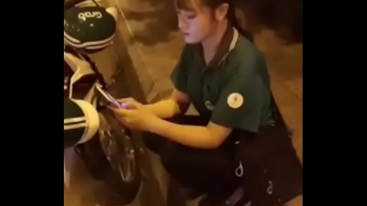 Phang em gái chạy grab cực xinh Phang em gái chạy grab cực xinh